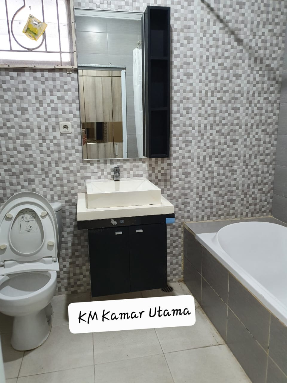 Rumah Disewakan di Cluster Taman Simpruk Lippo Cikarang